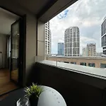 Sky1 Modern Aptm With Rooftop View 30 Floor Διαμέρισμα *