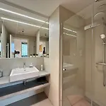 Διαμέρισμα Sky1 Modern Aptm With Rooftop View 30 Floor Μπρατισλάβα