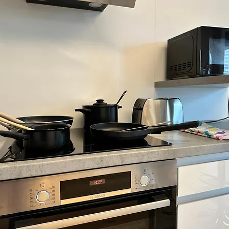 Sky1 Modern Aptm With Rooftop View 30 Floor Апартаменты