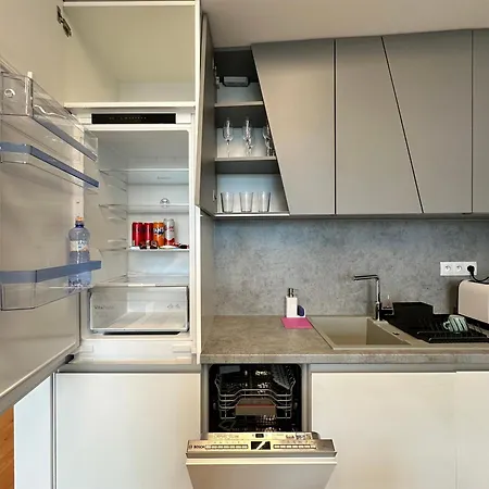 Sky1 Modern Aptm With Rooftop View 30 Floor * ברטיסלאבה