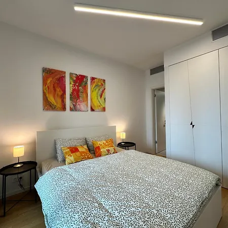 Apartment Sky1 Modern Aptm On 7 Floor With Rooftop View