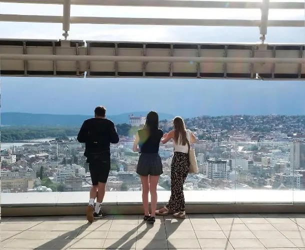 Sky1 Modern Aptm With Rooftop View 30 Floor